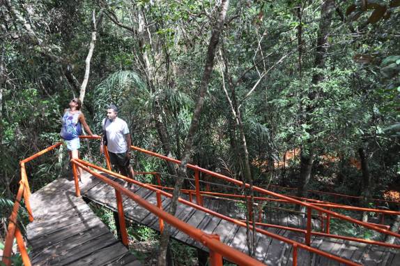 Passarela para a Cachoeira da Caverna, na Chapada das Mesas, região de Carolina - MA
